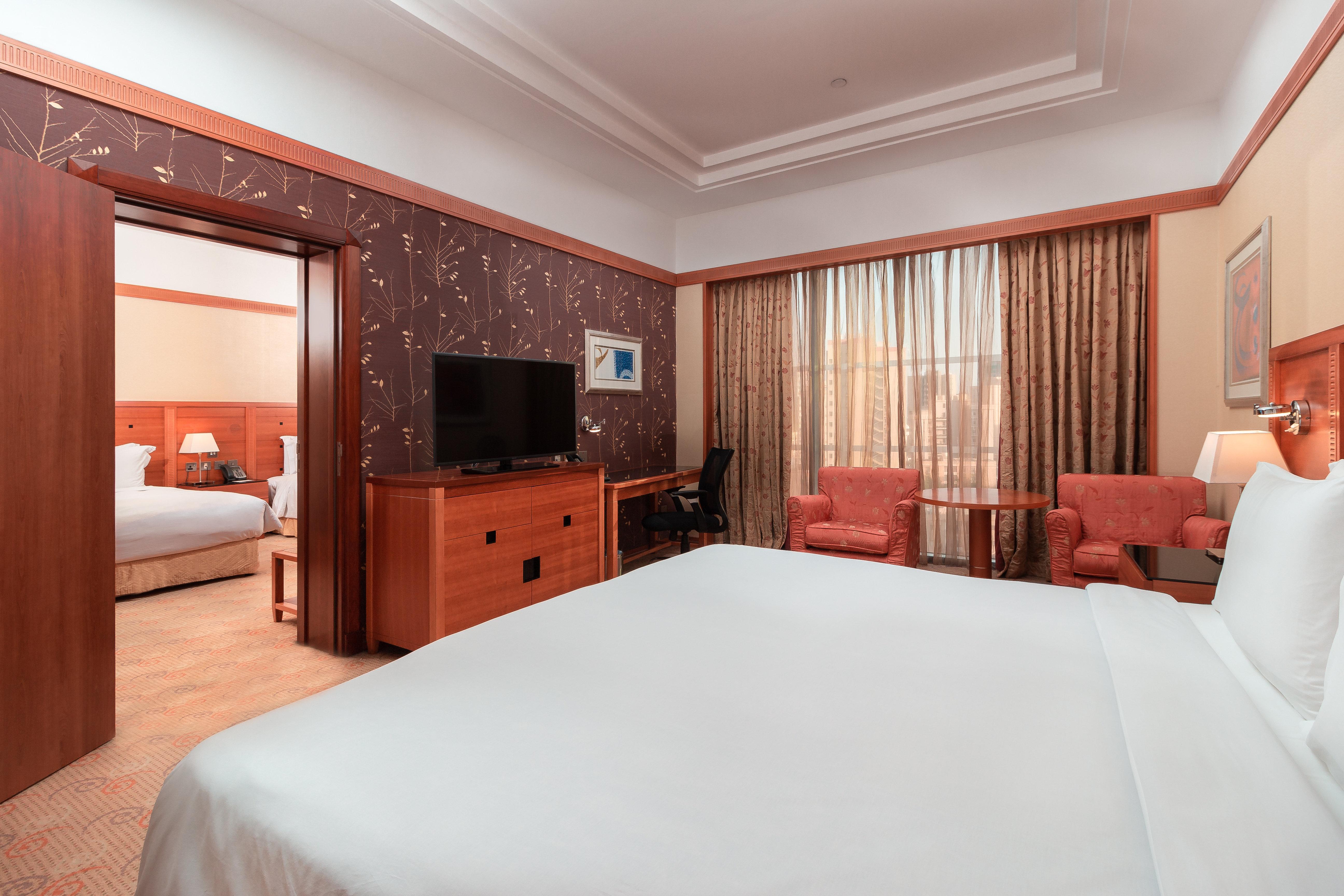 Holiday Inn - Suites Kuwait Salmiya By Ihg Kuwait City Exteriör bild