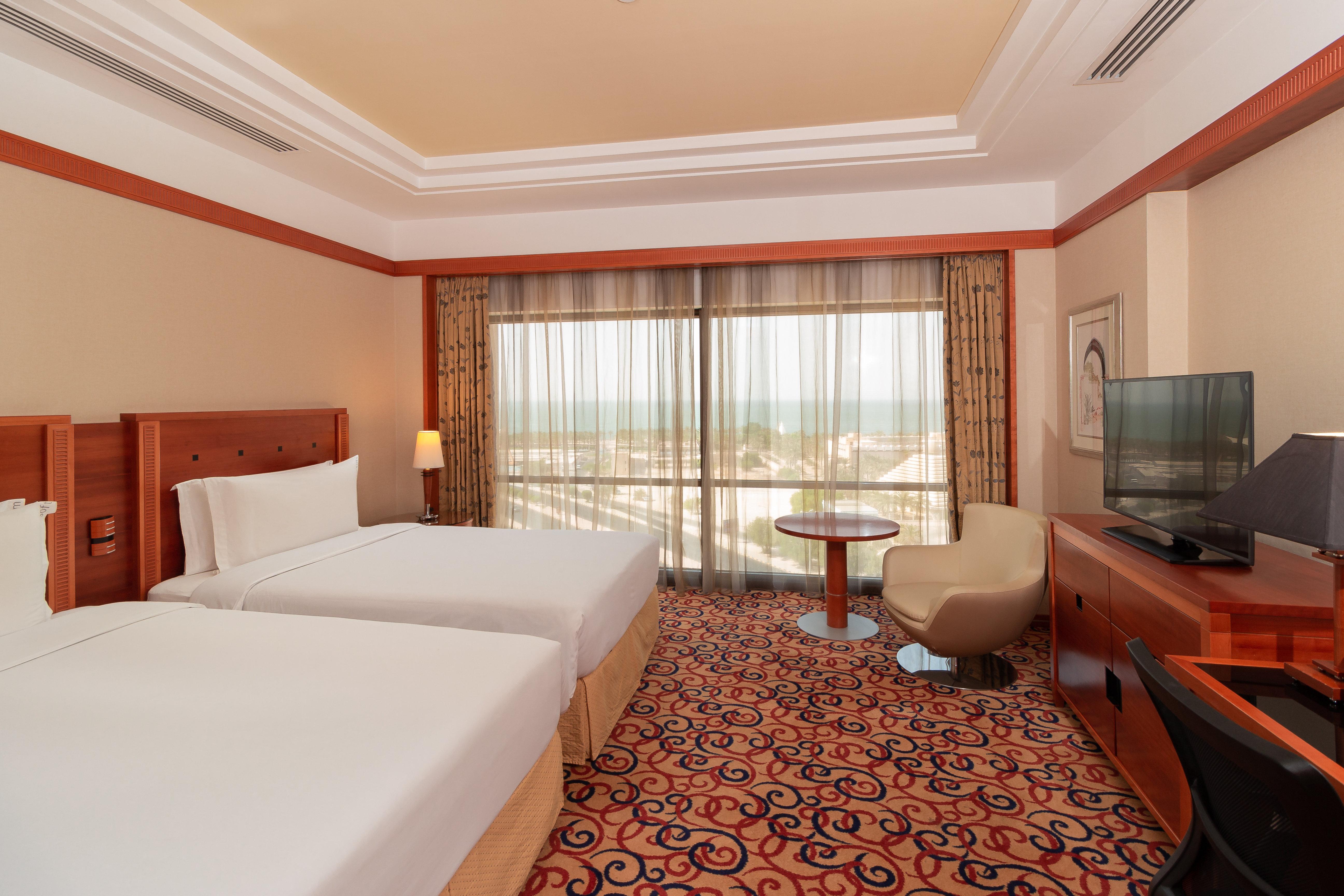 Holiday Inn - Suites Kuwait Salmiya By Ihg Kuwait City Exteriör bild