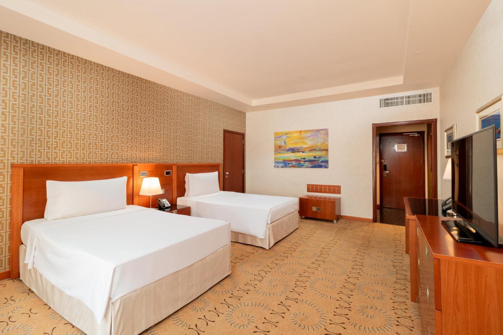 Holiday Inn - Suites Kuwait Salmiya By Ihg Kuwait City Exteriör bild