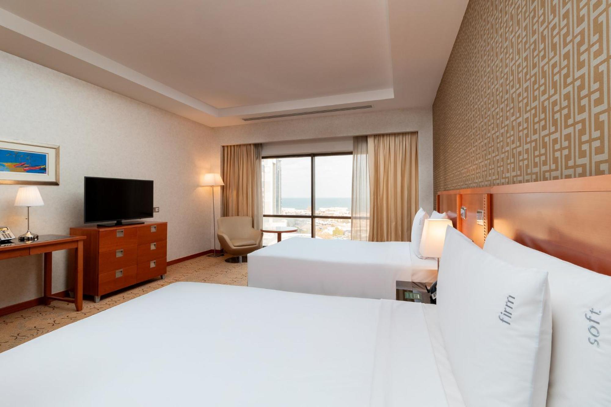 Holiday Inn - Suites Kuwait Salmiya By Ihg Kuwait City Exteriör bild